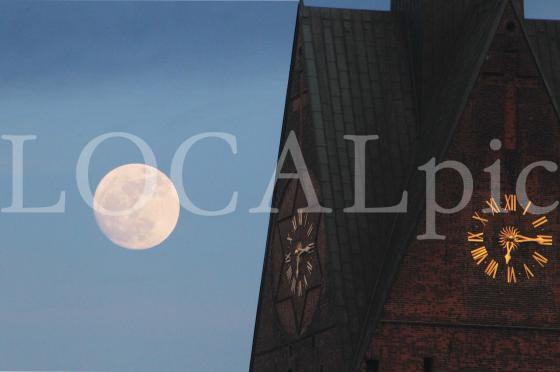 Mond 08